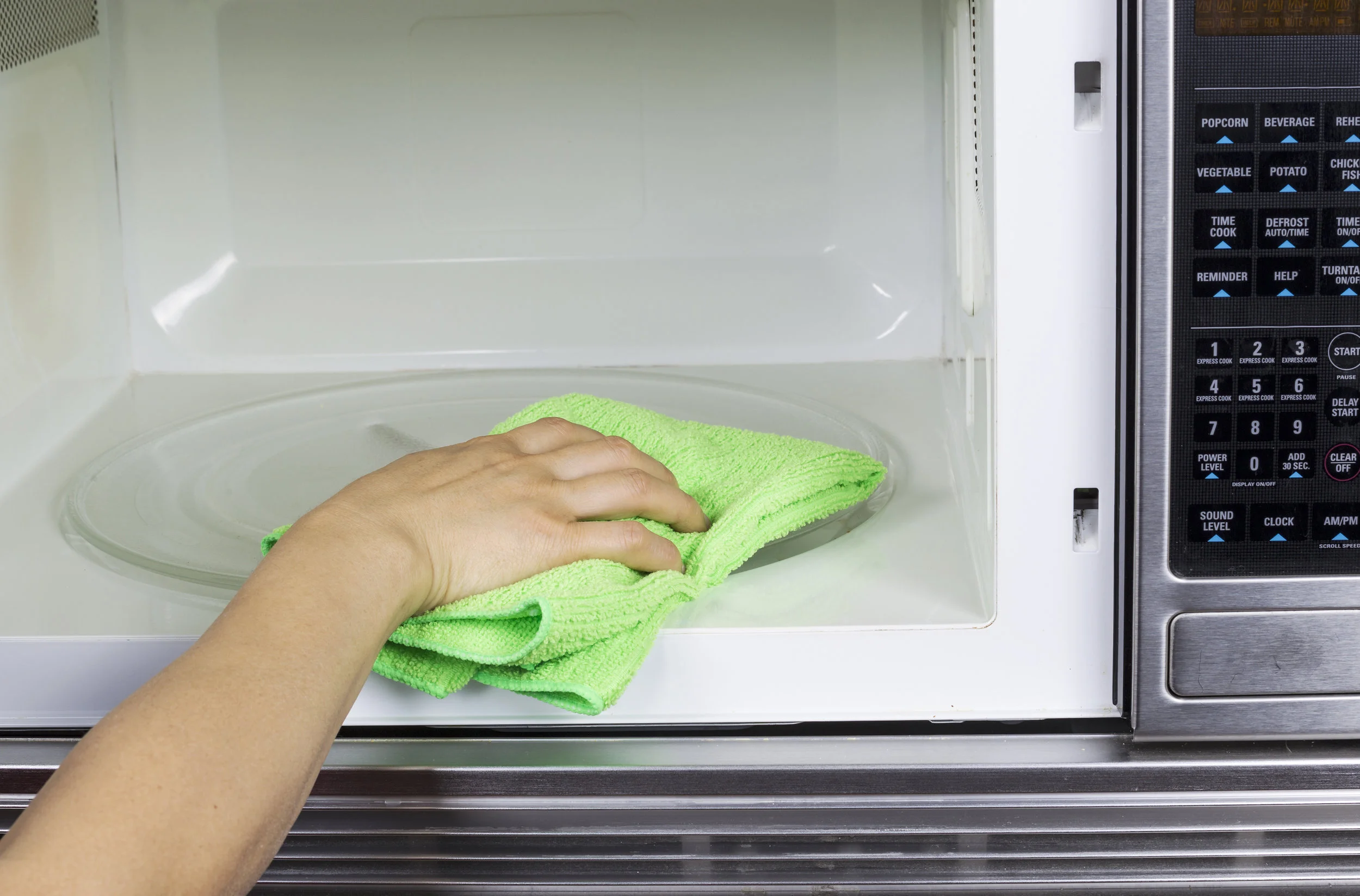 simplest method for cleaning a microwave